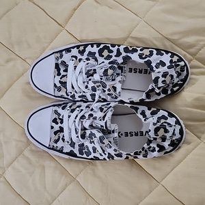 Converse Cheetah print